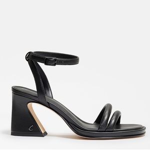 NEVER WORN - Circus by SE - Hartlie Block Heel in Black Patent